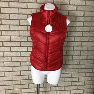 Aeropostale red puffer vest size medium.